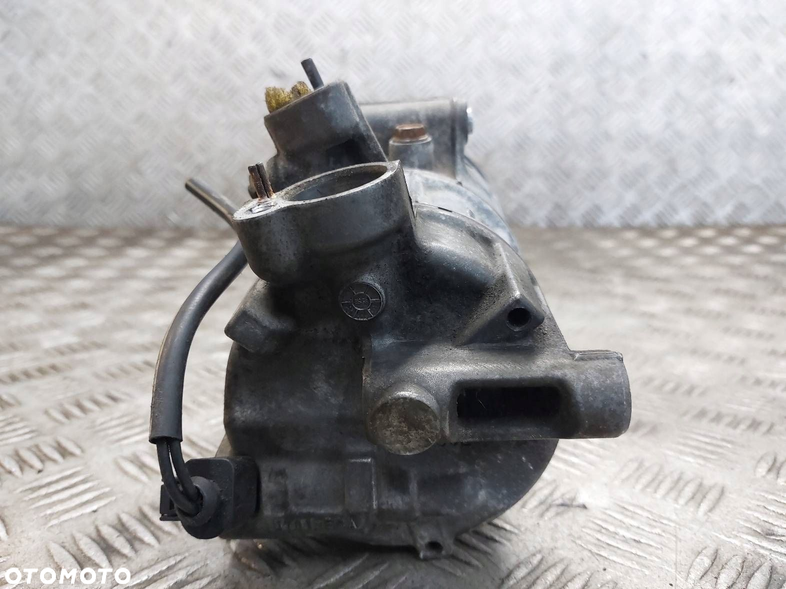 SPRĘŻARKA KOMPRESOR KLIMATYZACJI VOLKSWAGEN GOLF V 5N0820803 - 5
