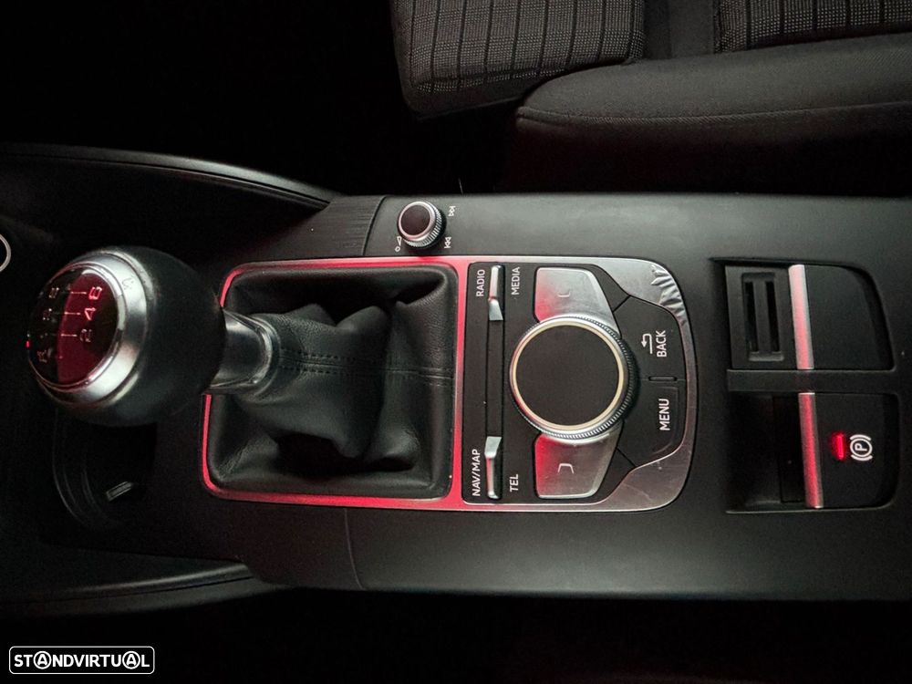 Audi A3 Sportback 1.6 TDI S-line - 13