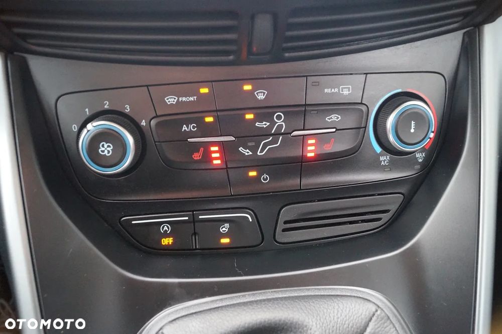 Ford Kuga 1.5 EcoBoost 2x4 Cool & Connect - 29