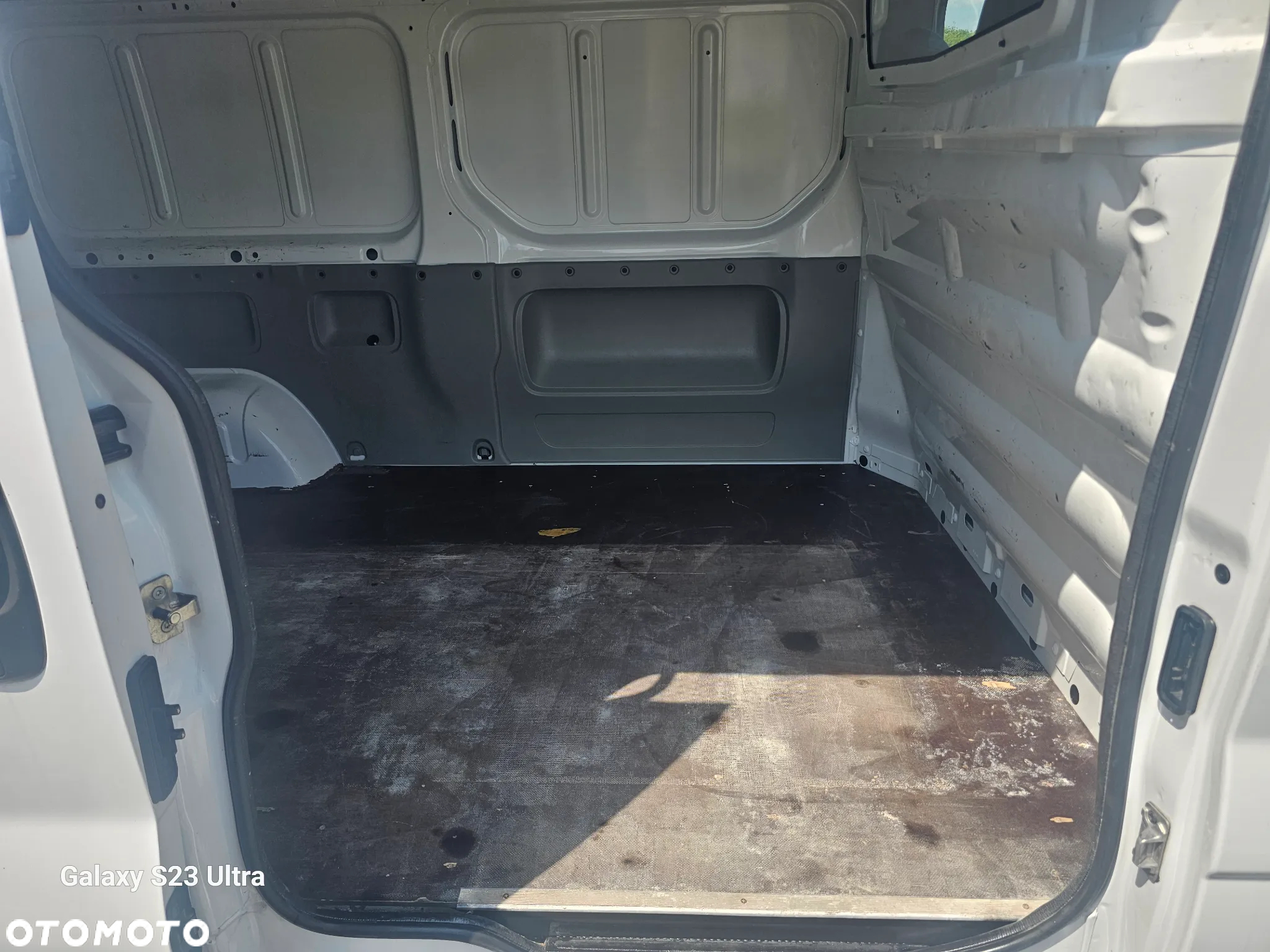 Renault Trafic - 16