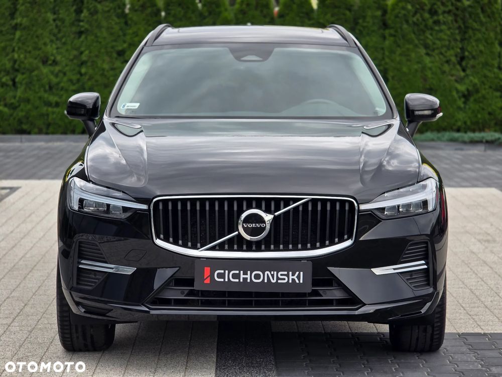 Volvo XC 60 B4 B Momentum Pro - 4