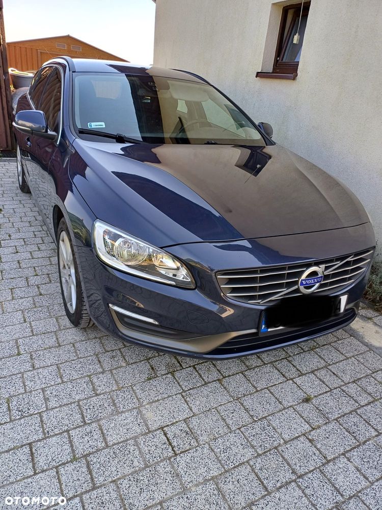 Volvo V60 D2 Momentum - 1
