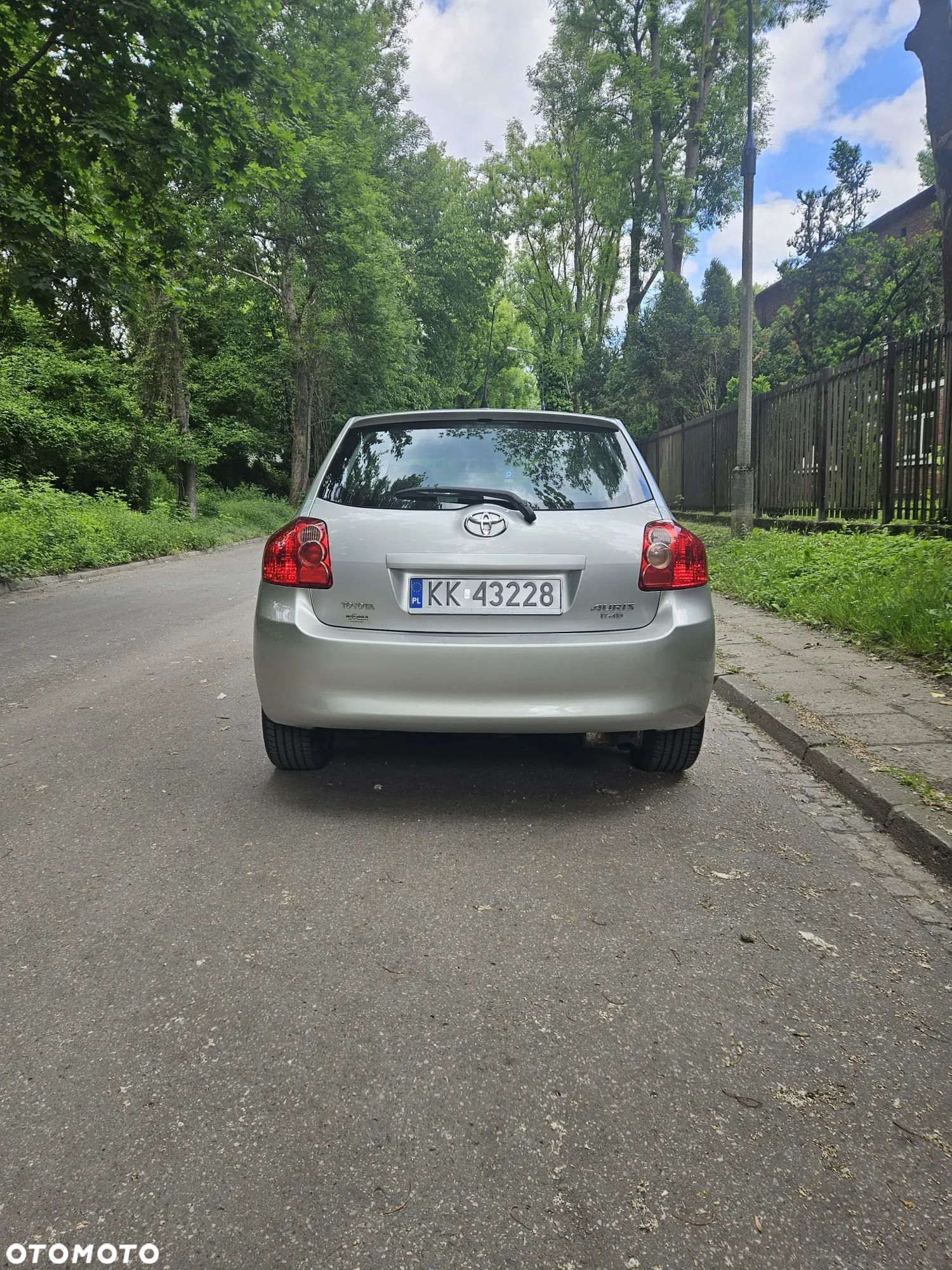 Toyota Auris 2.2 D-4D D-CAT - 3