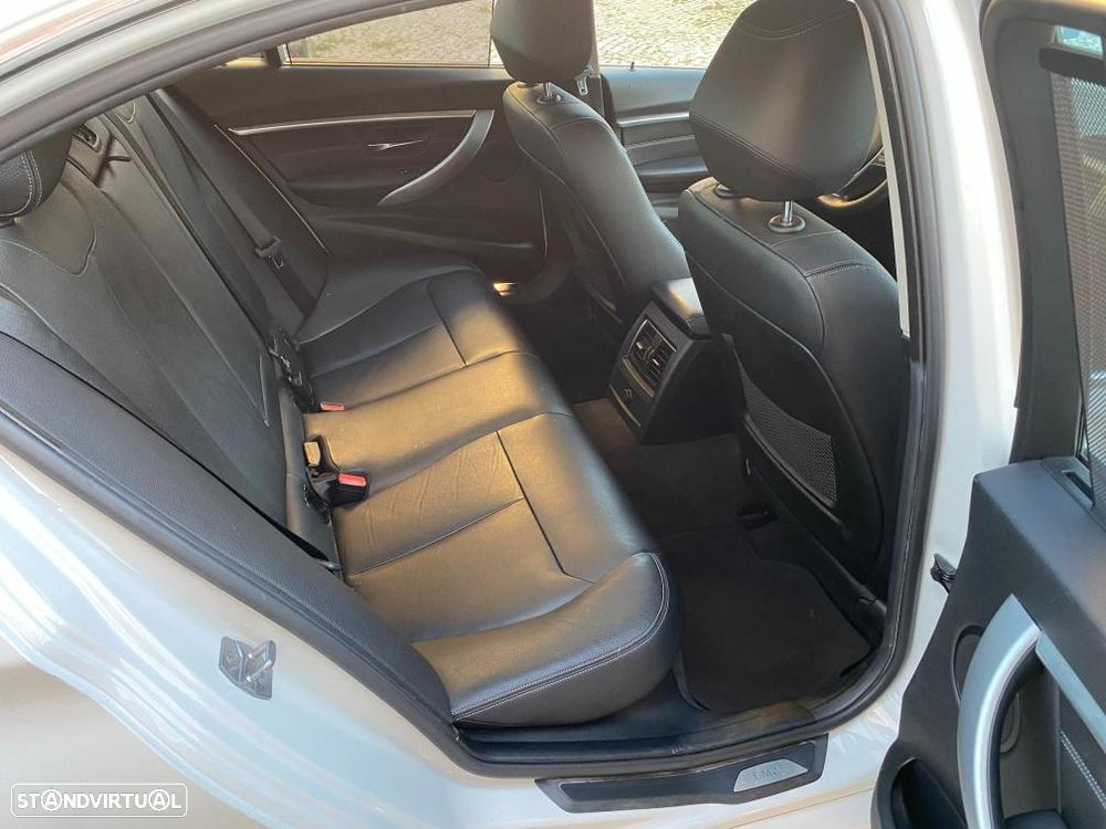 BMW 330 e iPerformance Line Sport - 34