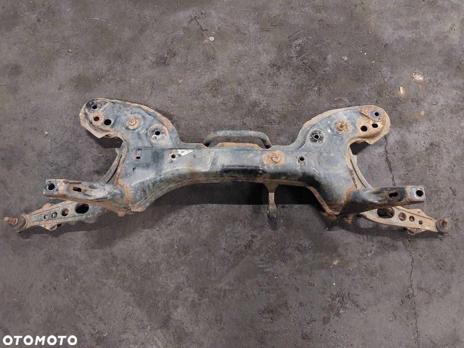 SANKI WÓZEK KOŁYSKA SILNIKA FIAT PUNTO II 1.2 8V - 1