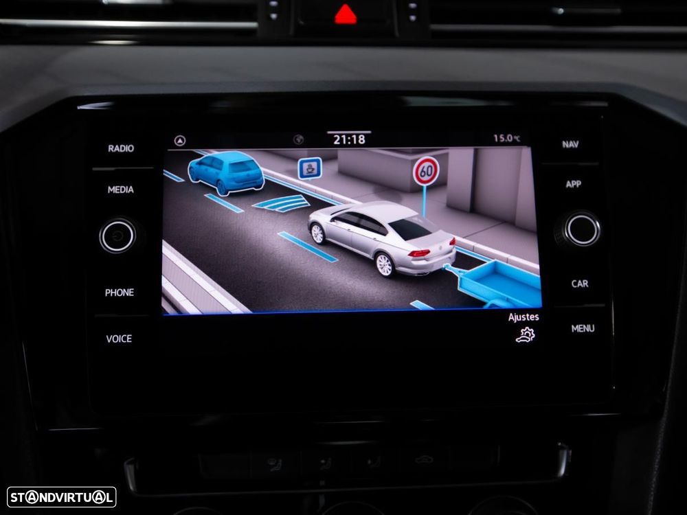 VW Passat 1.6 TDI Business DSG - 26