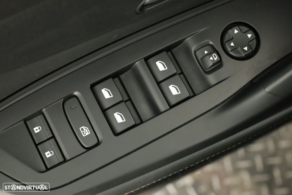 Peugeot 308 1.6 Hybrid Allure Pack e-EAT8 - 22