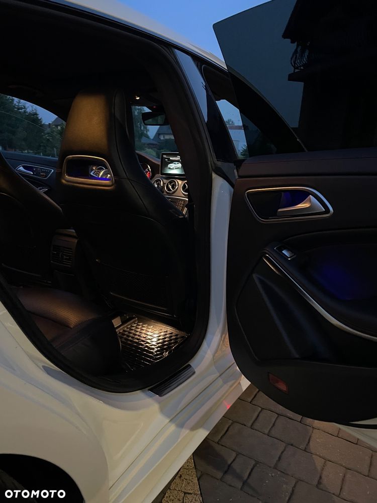 Mercedes-Benz CLA 250 7G-DCT AMG Line - 18