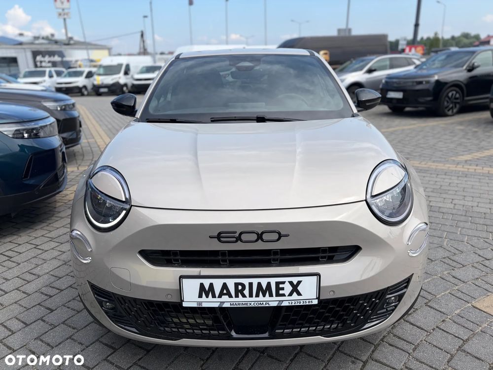 Fiat 600 1.2 Turbo Sport eDCT - 2