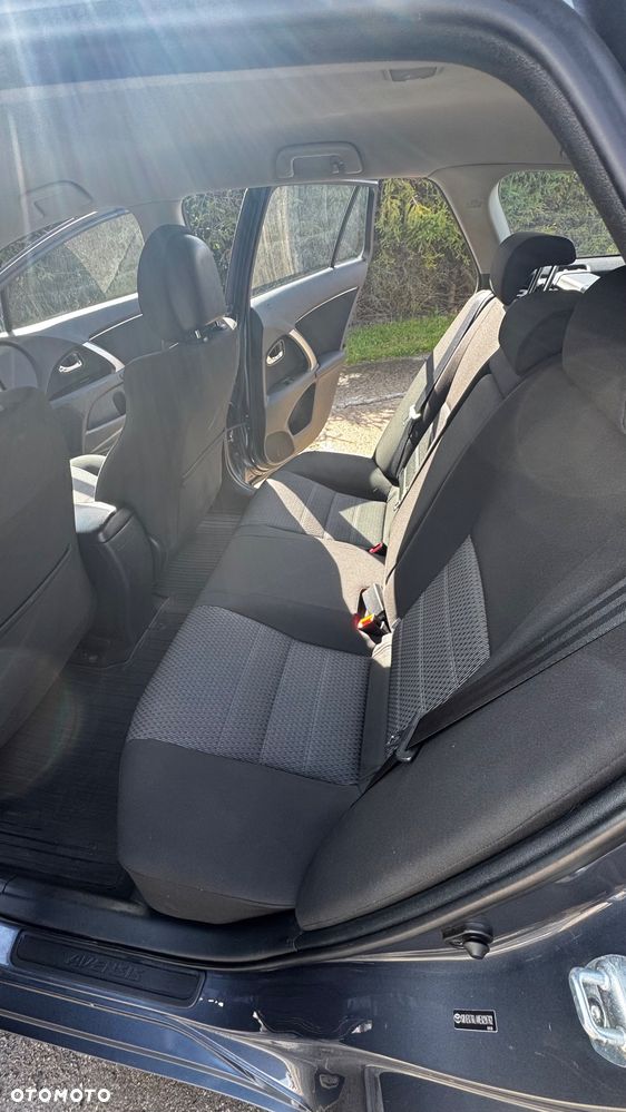 Toyota Avensis - 5
