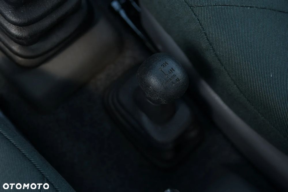 Suzuki Jimny 1.3 - 24