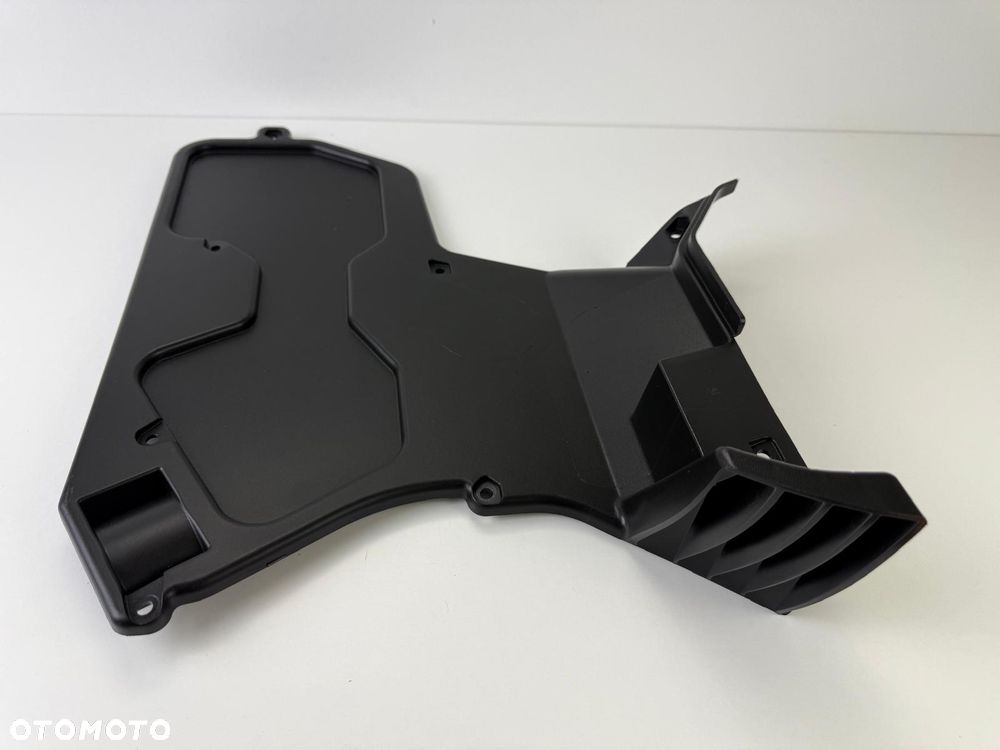 Wykończenie przedniego panelu Can-Am Defender HD10 2022+ - 10