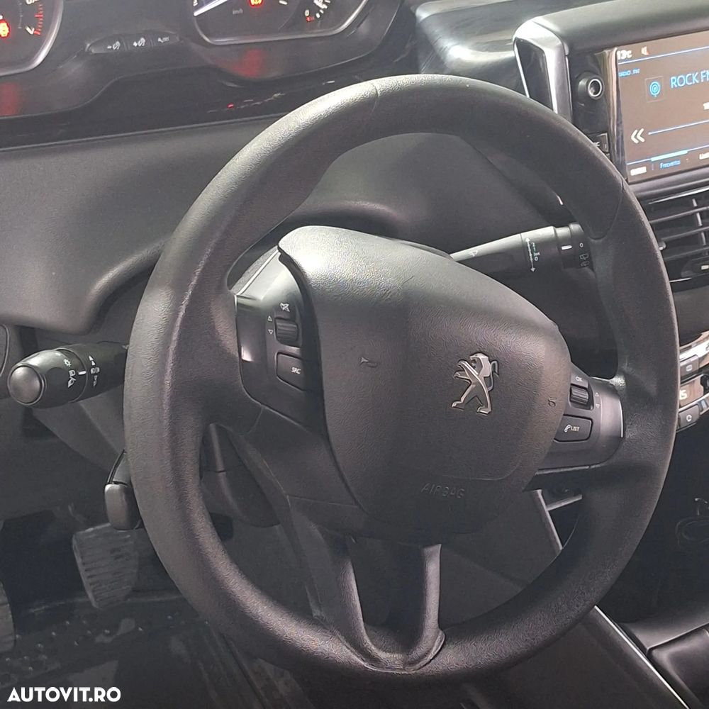 Peugeot 208 1.2 L PureTech Active - 26