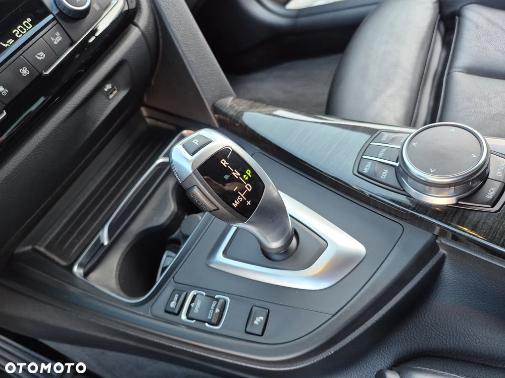 BMW Seria 3 330d Edition M Sport Shadow - 30