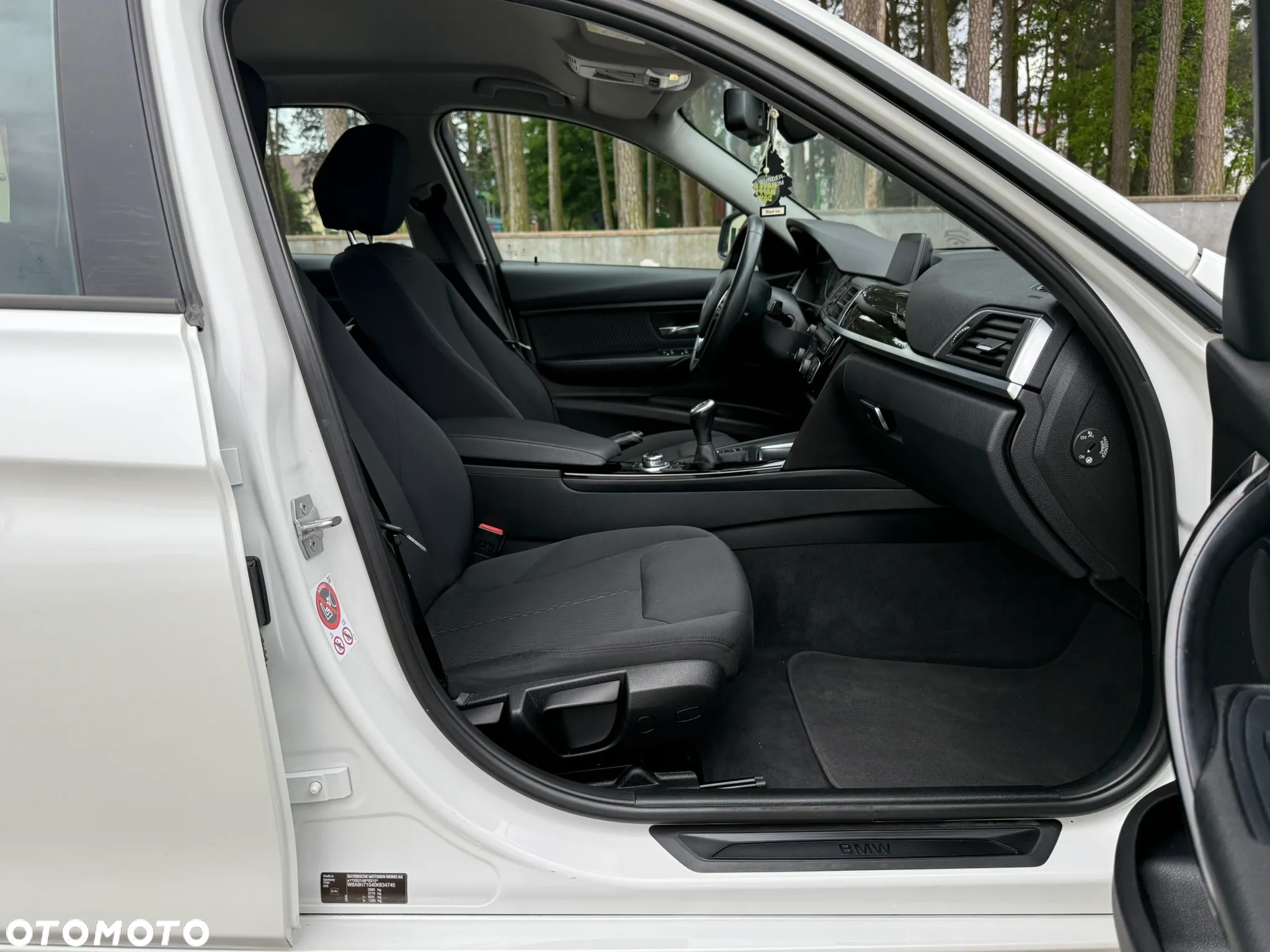 BMW Seria 3 318d Sport Line Shadow - 34