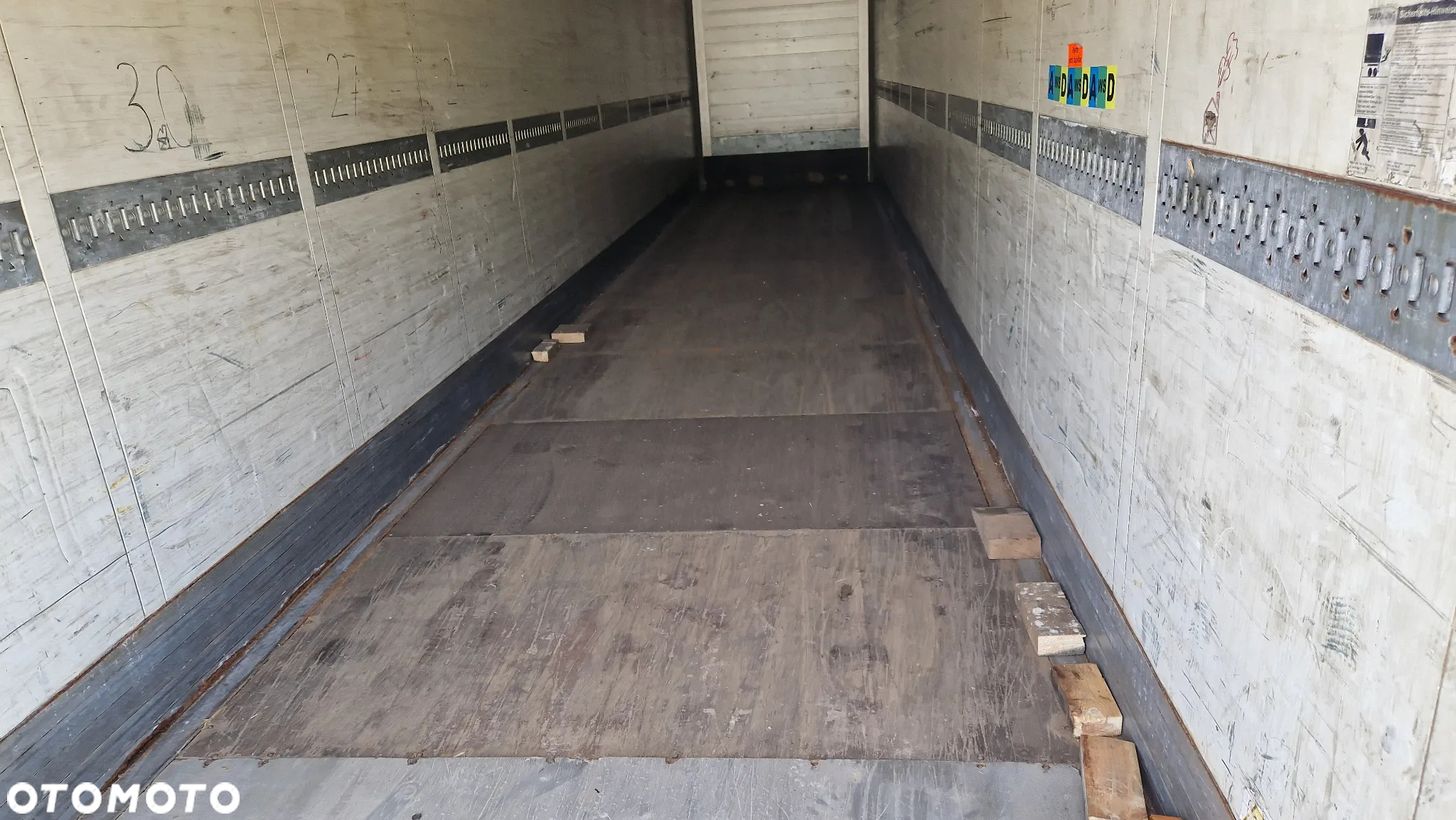 Schmitz Cargobull Kontener izoterma z Roletą z Niemiec - 8