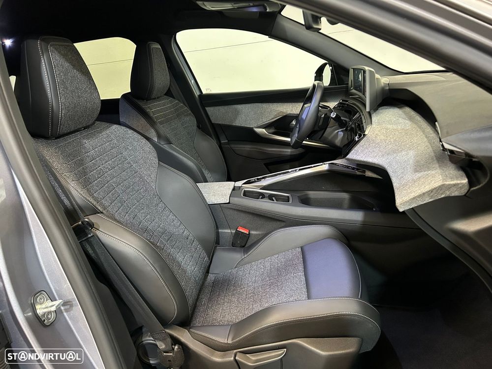 Peugeot 3008 1.2 Hybrid Allure e-DCS6 - 19