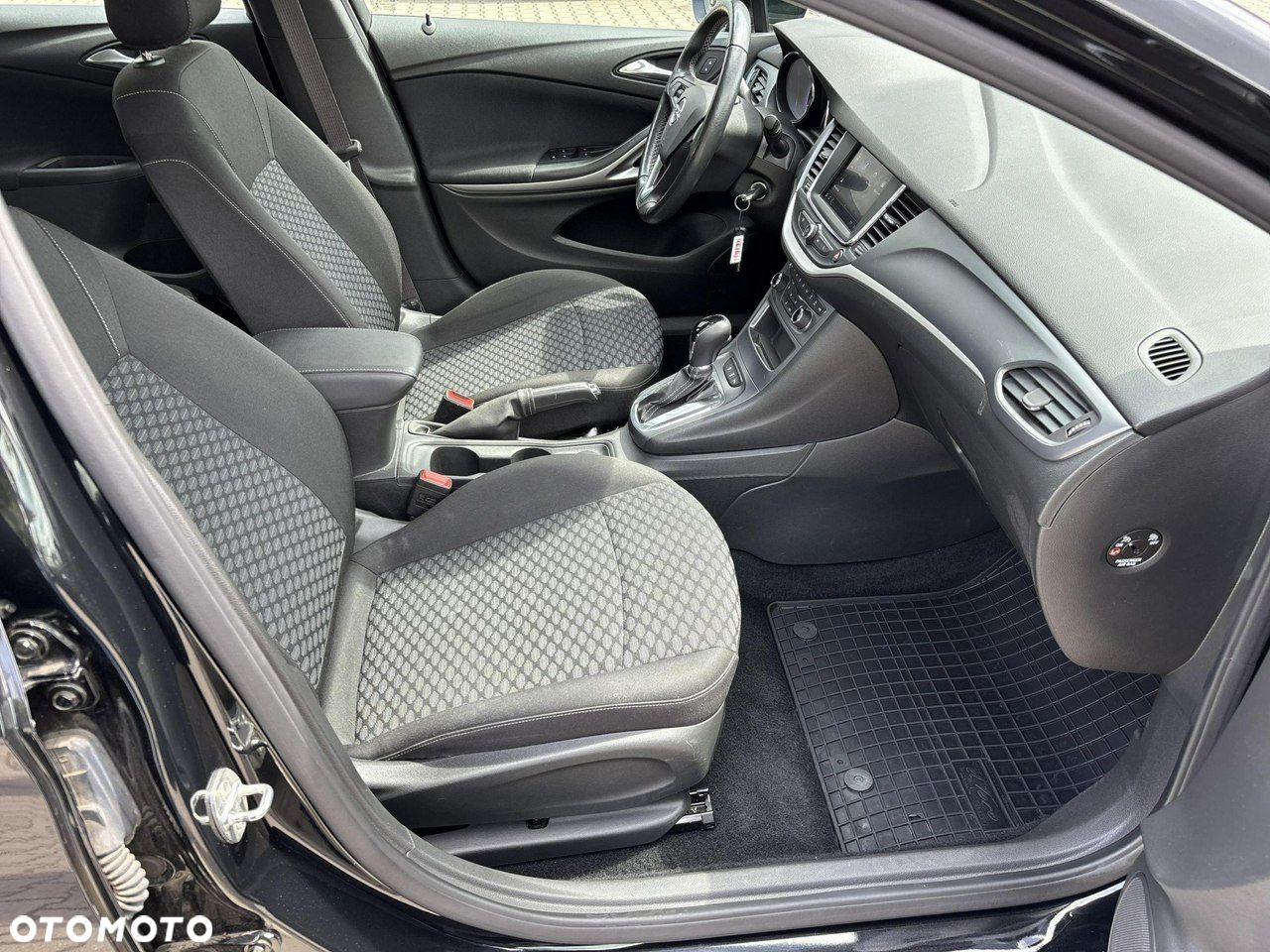 Opel Astra V 1.4 T Edition S&S - 18