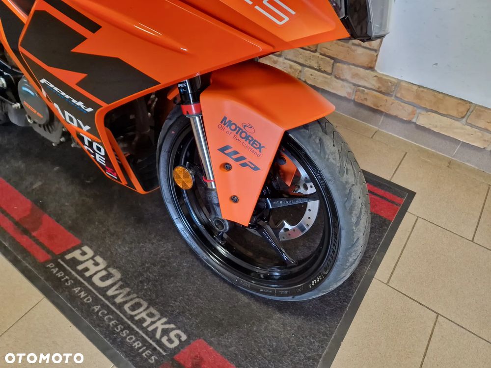 KTM RC 125 - 28