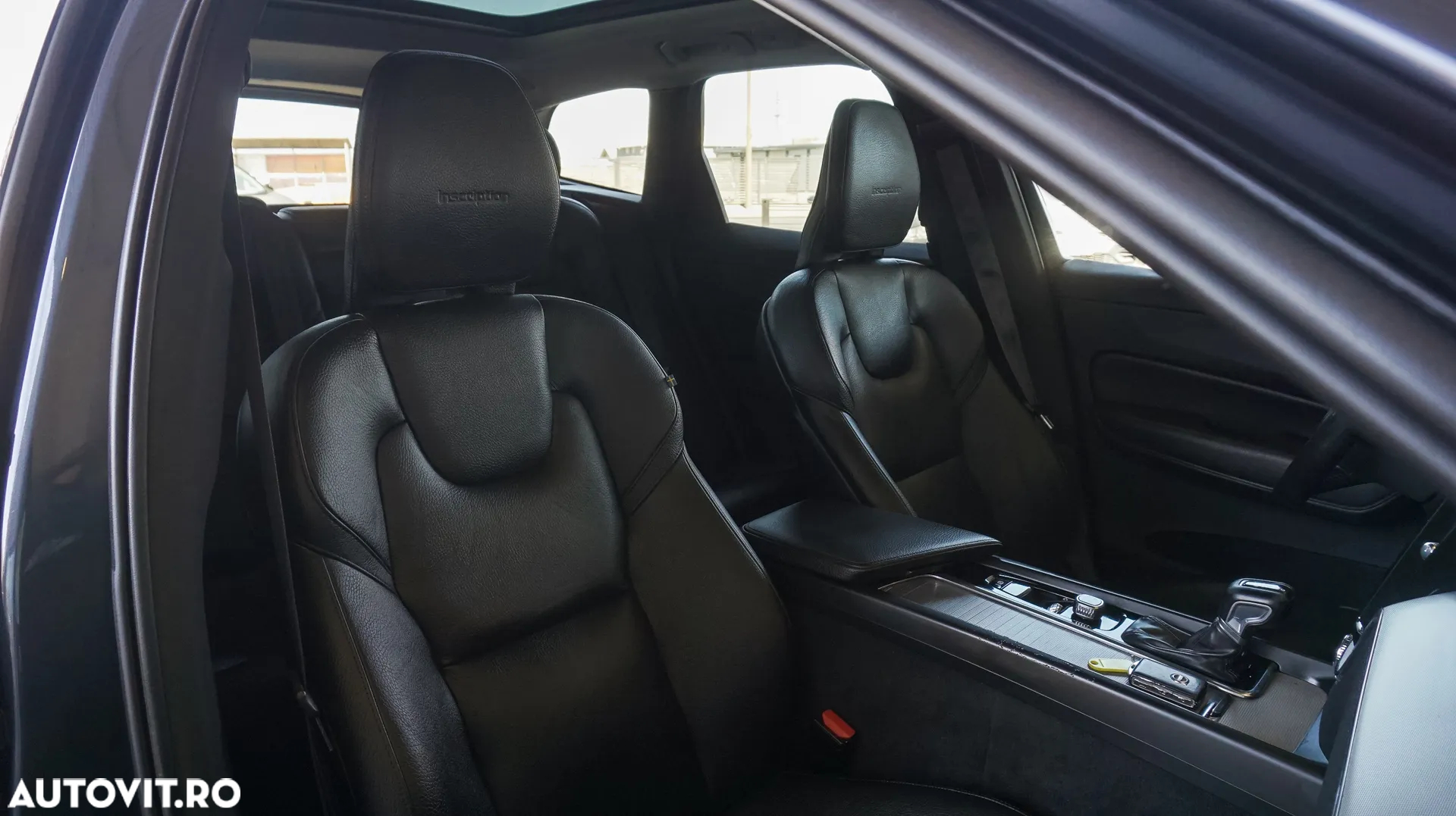 Volvo XC 60 D5 AWD Geartronic Inscription - 25