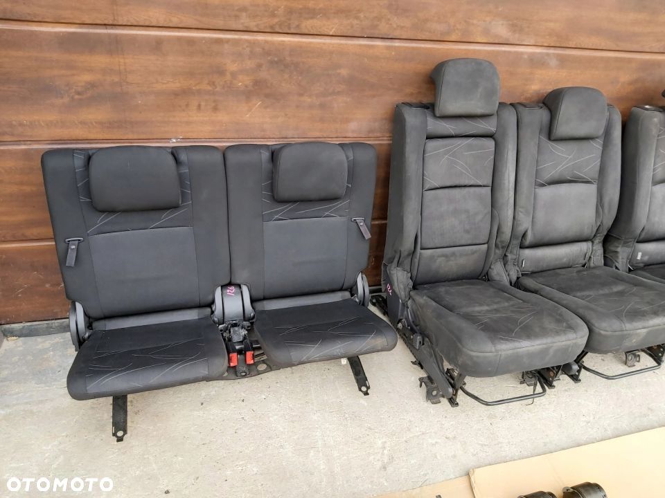 Toyota Verso 09 fotel kanapa tył Van pasy - 3