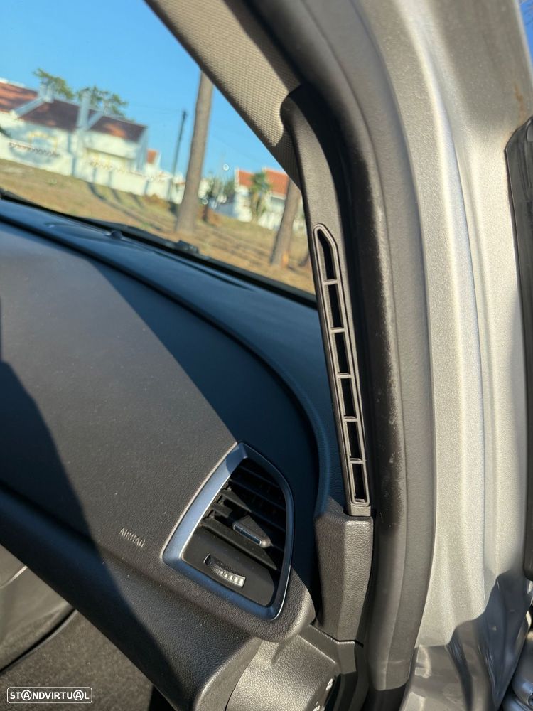 Opel Astra Sports Tourer - 31