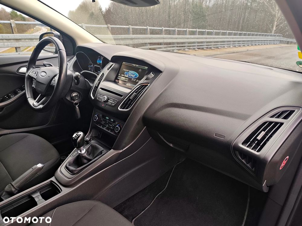 Ford Focus 1.0 EcoBoost Titanium - 17