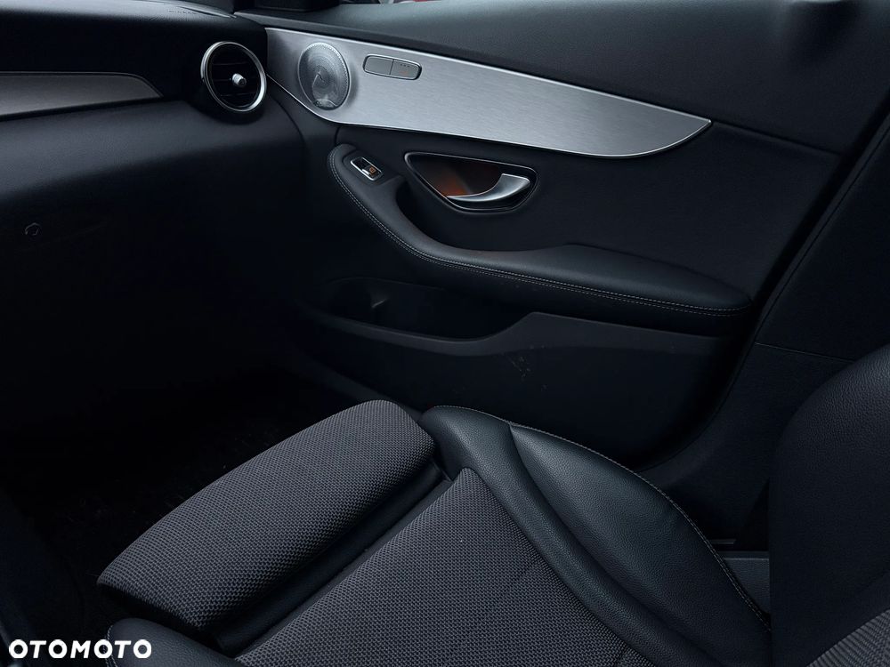 Mercedes-Benz Klasa C 220 d T 9G-TRONIC - 26