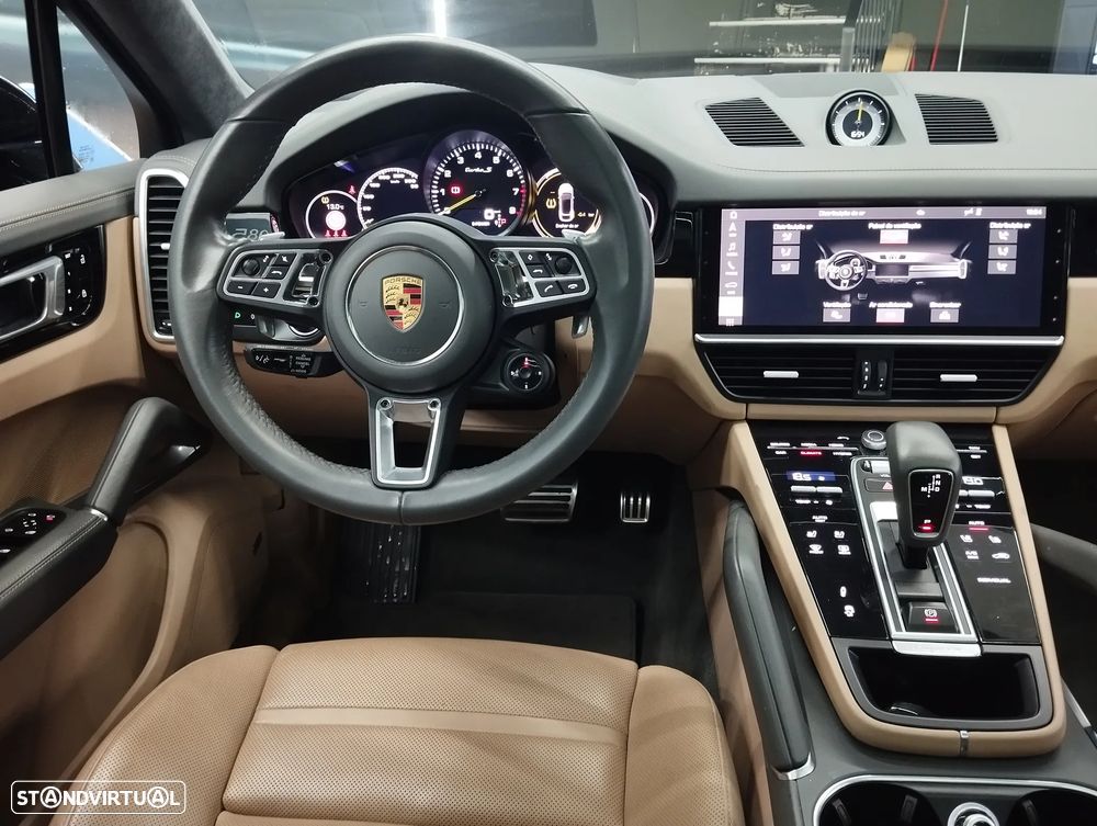 Porsche Cayenne Coupé Turbo S E-Hybrid - 24