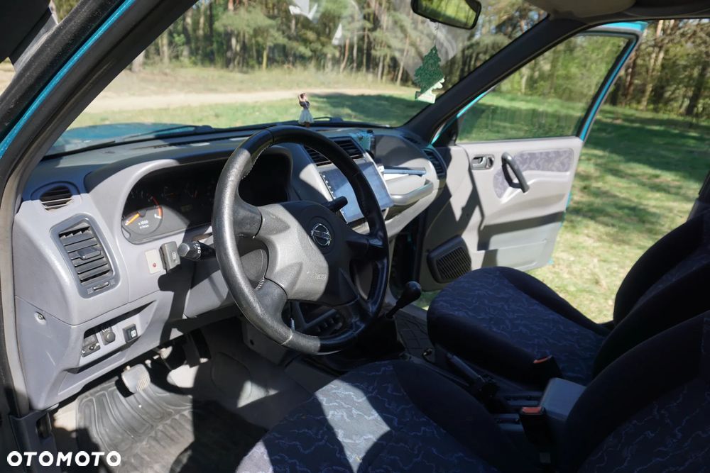 Nissan Terrano 2.4 SR - 8