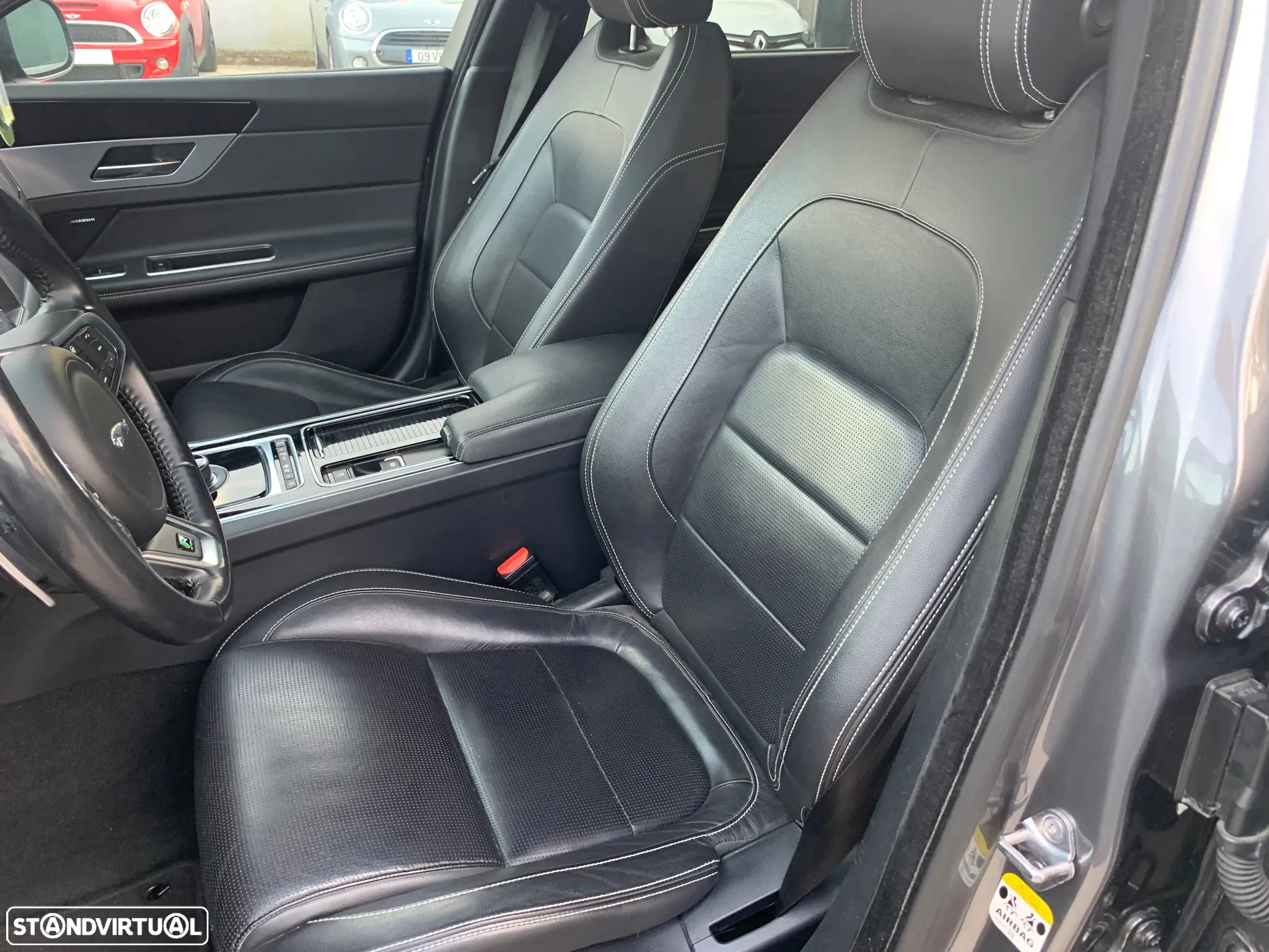 Jaguar XF 20d Aut. R-Sport - 34