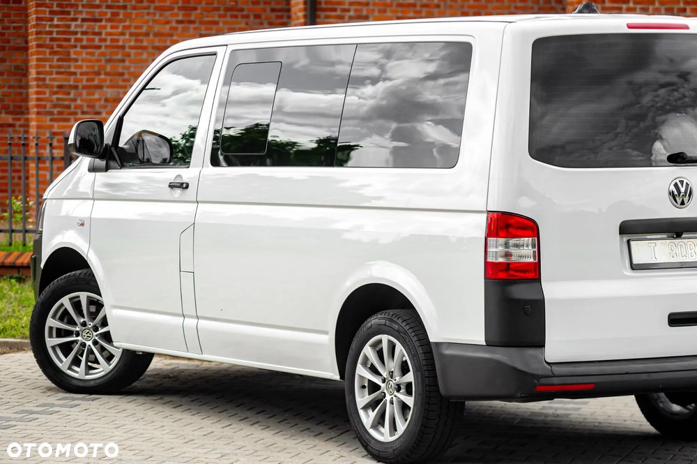 Volkswagen Caravelle - 36