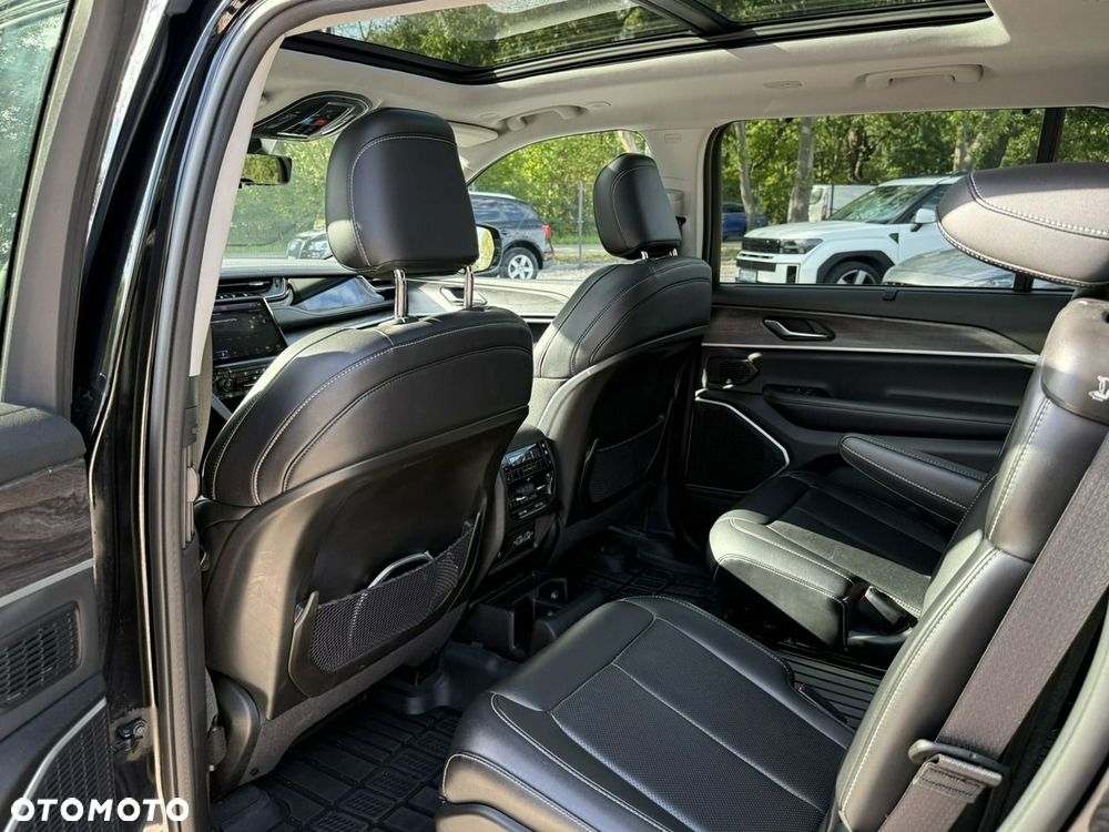 Jeep Grand Cherokee - 17