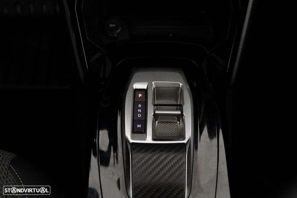 Peugeot 2008 1.2 PureTech Allure Pack EAT8 - 24