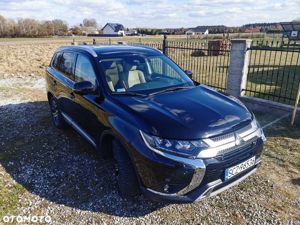 Mitsubishi Outlander 2.0 Intense + Navi 4WD CVT - 24