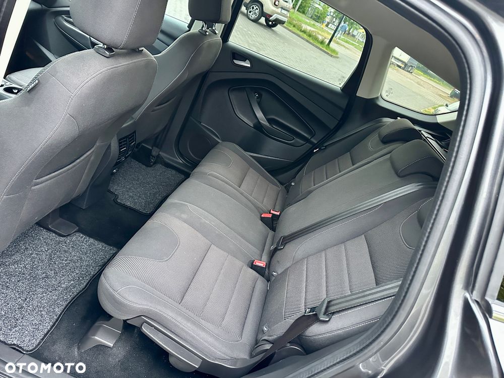 Ford Kuga 2.0 TDCi 2x4 Titanium - 21