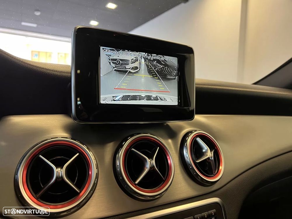 Mercedes-Benz GLA 200 d AMG Line - 13