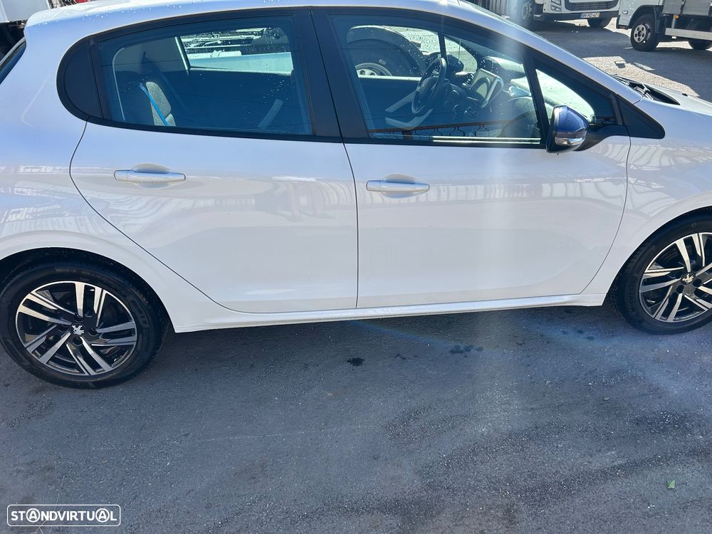 Peugeot 208 1.0 VTi Access - 23