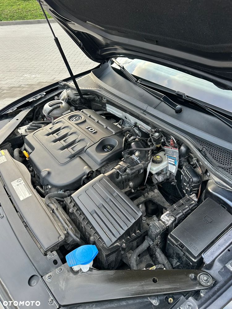 Volkswagen Passat 2.0 TDI (BlueMotion Technology) DSG Comfortline - 11