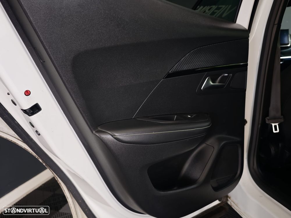 Peugeot e-2008 GT Pack - 33