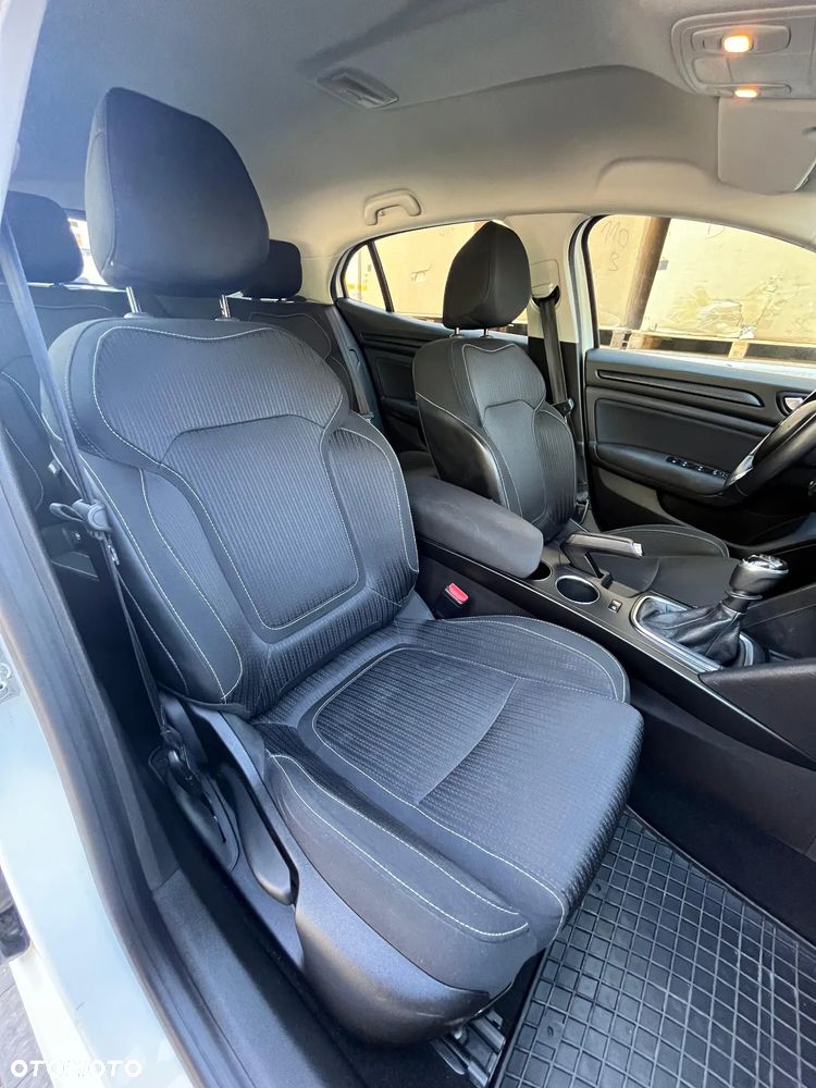Renault Megane 1.5 dCi Zen - 12