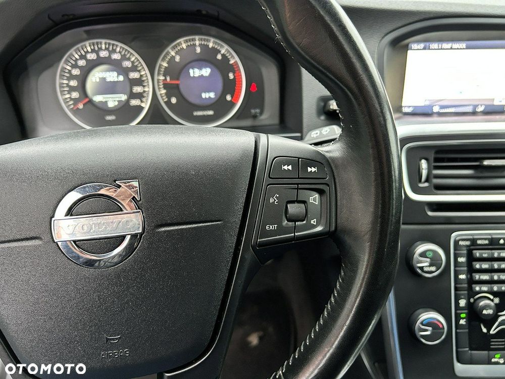 Volvo V60 D2 Momentum - 17