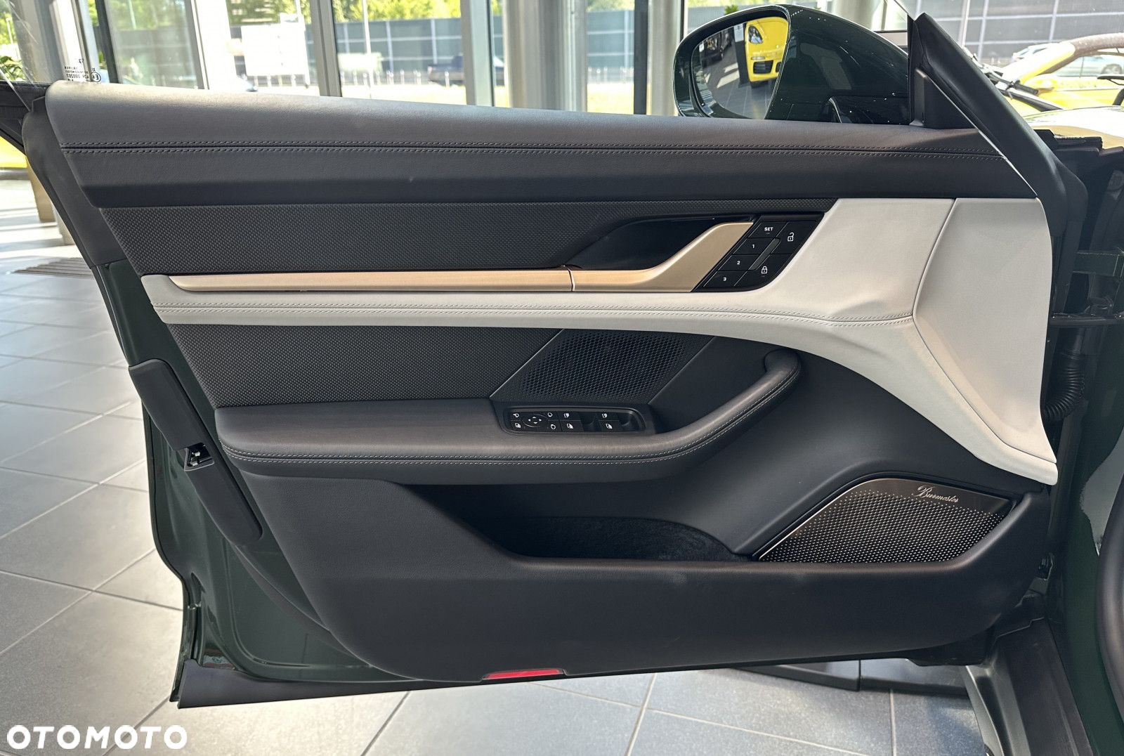 Porsche Taycan - 8