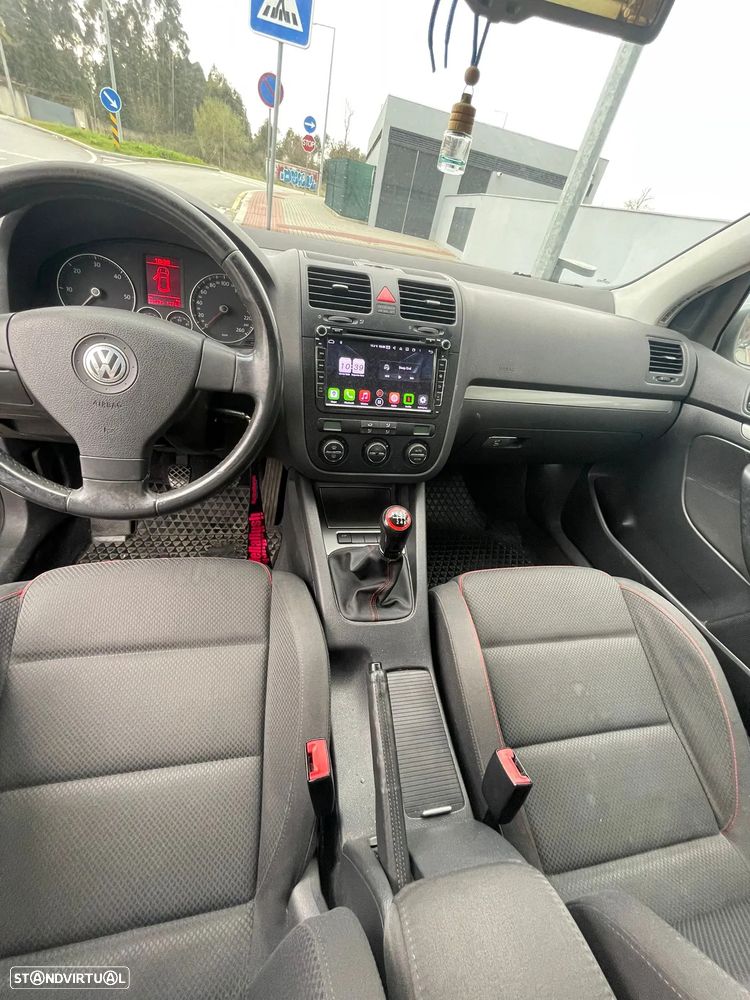 VW Golf 2.0 TDi Confortline - 7