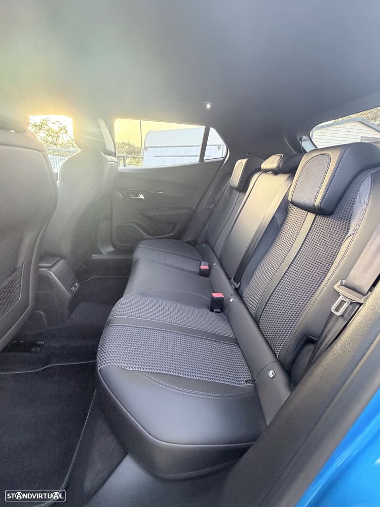 Peugeot 2008 1.2 PureTech GT Line EAT8 - 23