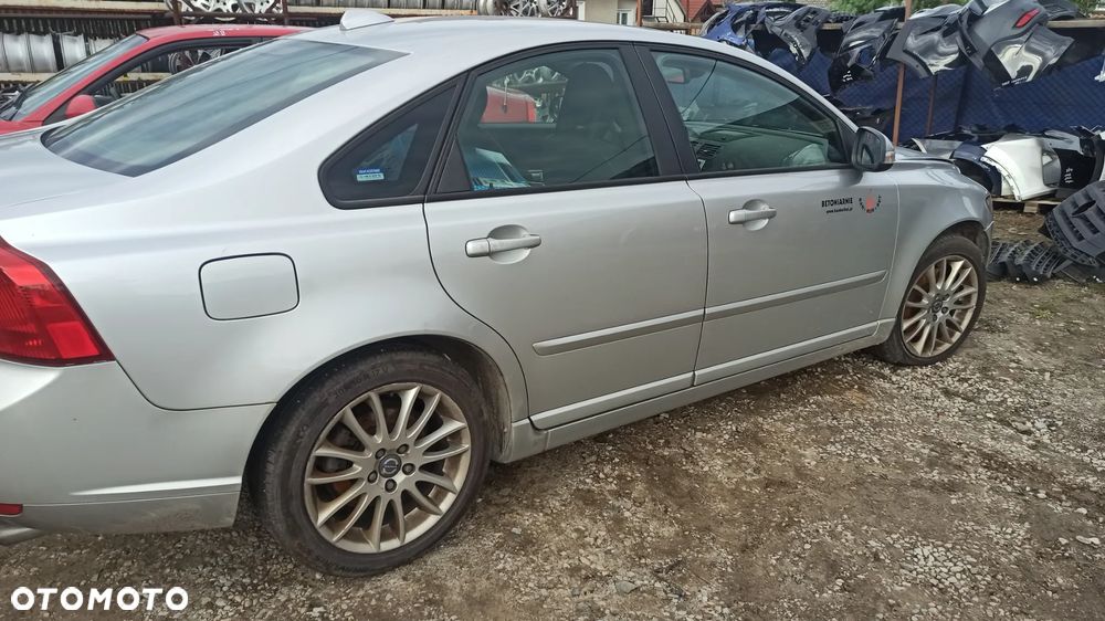 Volvo S40 lift 09-  2.0 D  D5204T   silnik skrzynia TF-80SC P31259454   lakier 426-26   maska zderzak reflektor xenon drzwi błotnik klapa - 5