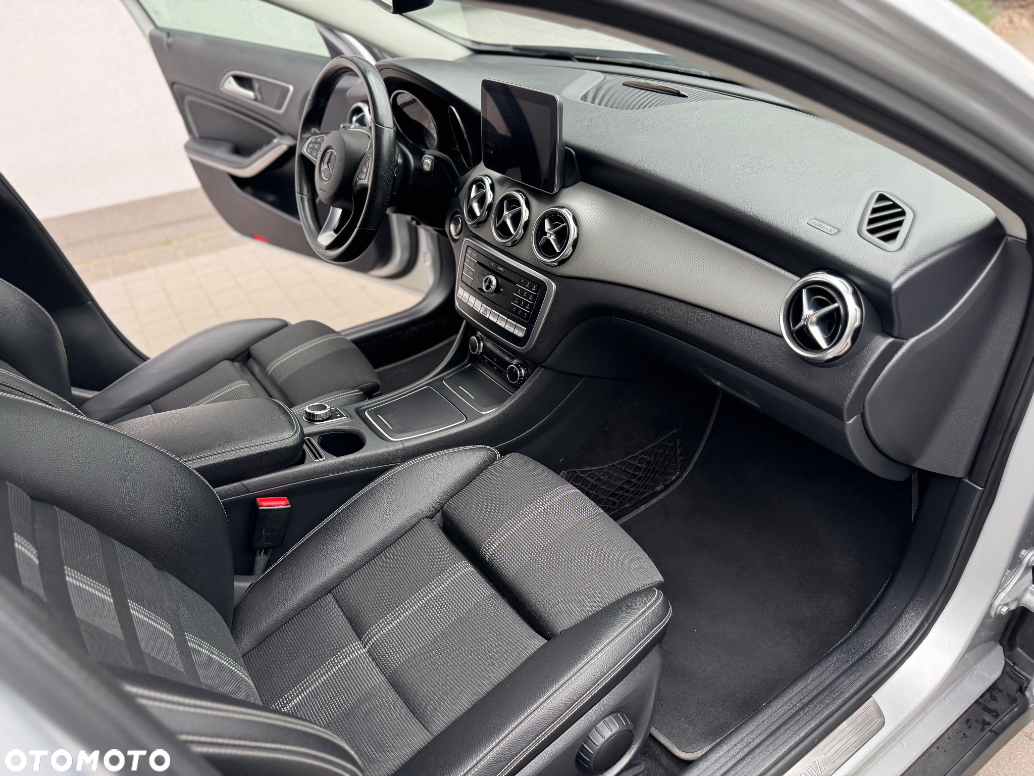Mercedes-Benz GLA 200 (CDI) d 7G-DCT StreetStyle - 12