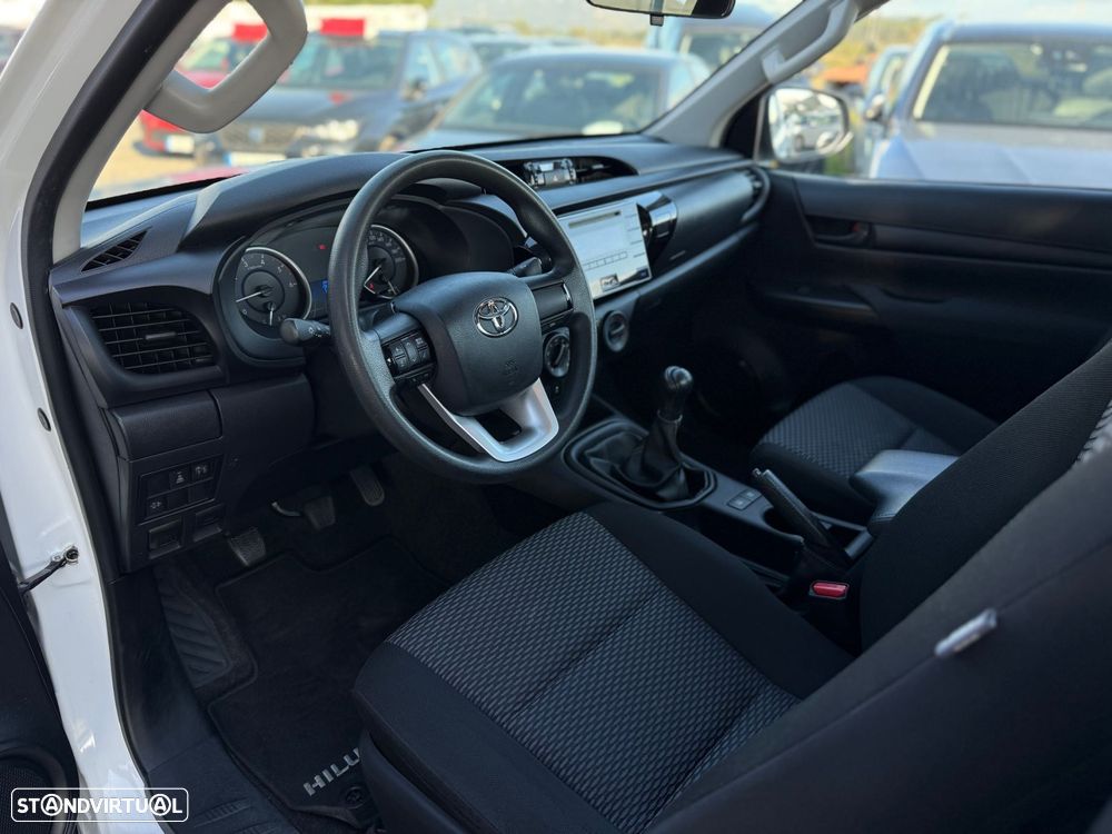 Toyota Hilux 2.4 D-4D 4WD CE CH - 22