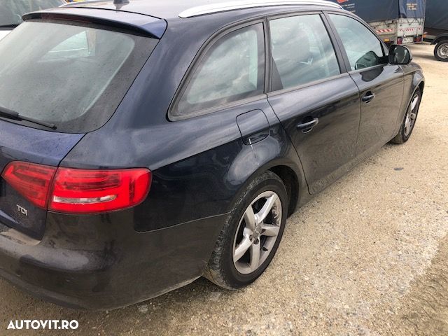 Dezmembrez Audi A4 B8 2.0 tdi CAGA 140cp - 1