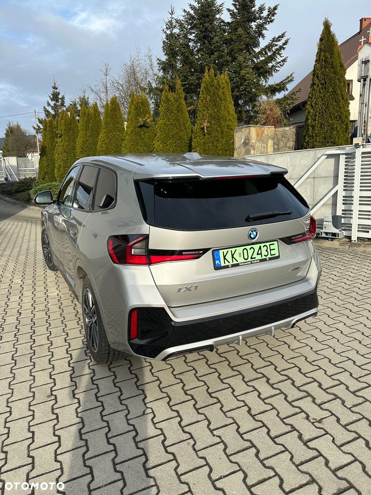 BMW iX1 - 6